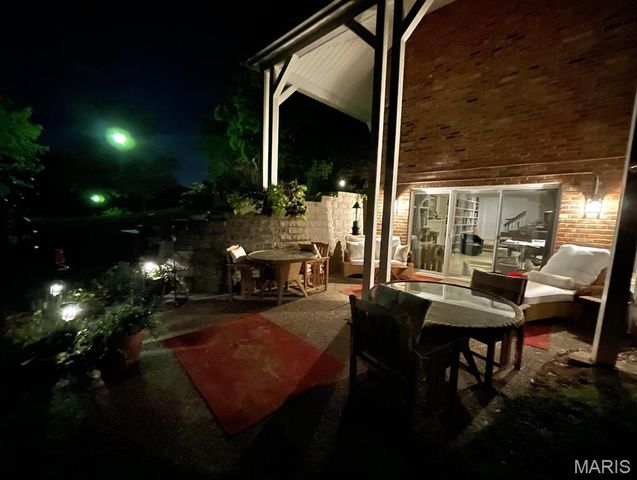 15066 Green Circle Drive, Chesterfield, MO 63017