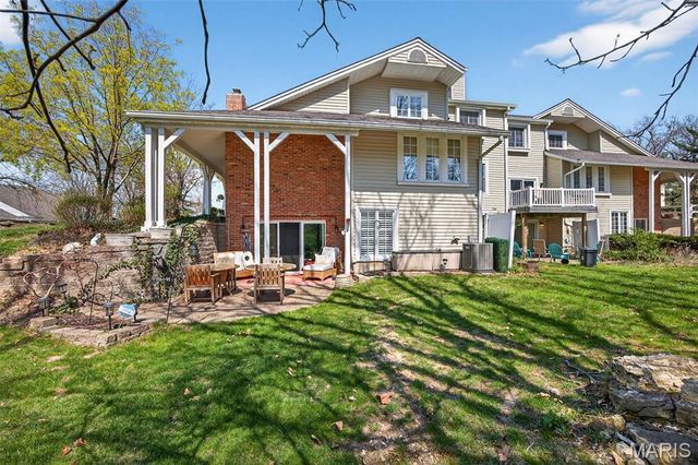 15066 Green Circle Drive, Chesterfield, MO 63017