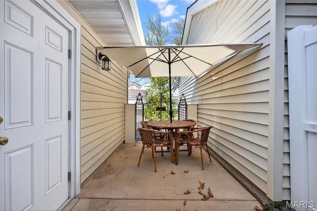 15066 Green Circle Drive, Chesterfield, MO 63017