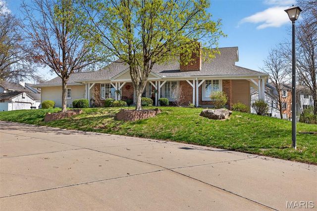 15066 Green Circle Drive, Chesterfield, MO 63017