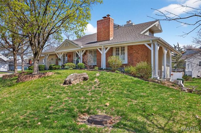 15066 Green Circle Drive, Chesterfield, MO 63017