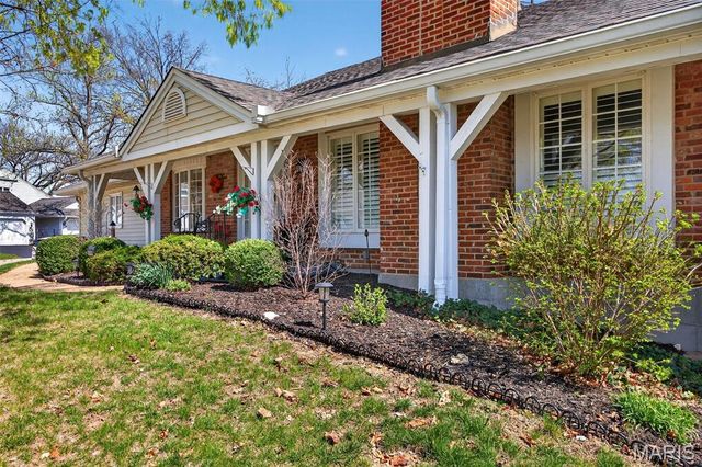 15066 Green Circle Drive, Chesterfield, MO 63017