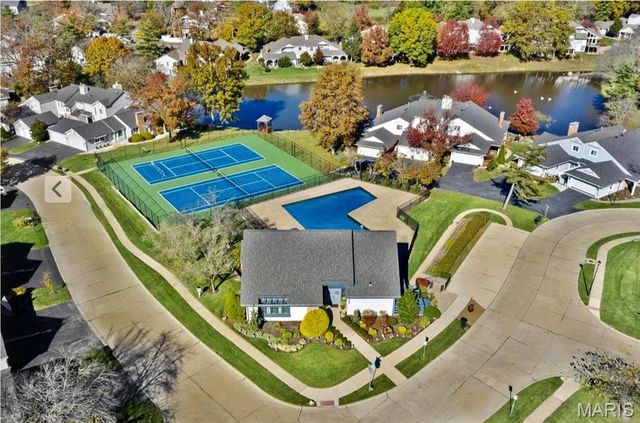 15066 Green Circle Drive, Chesterfield, MO 63017