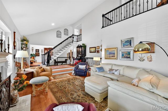 15066 Green Circle Drive, Chesterfield, MO 63017