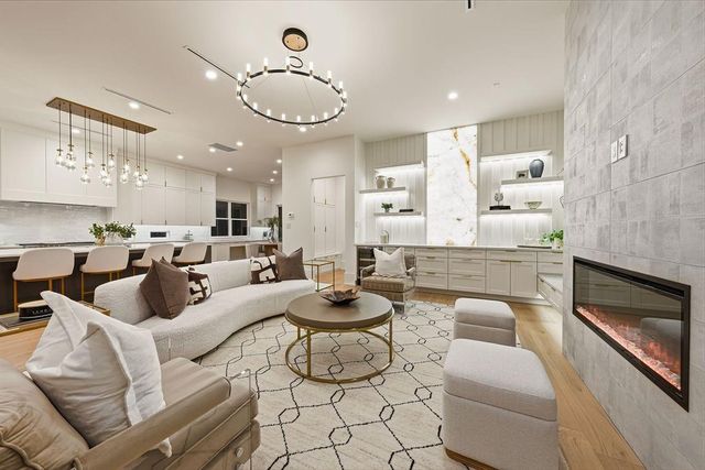 4441 Valerie Street, Bellaire, TX 77401