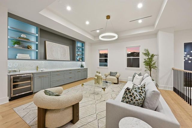 4441 Valerie Street, Bellaire, TX 77401