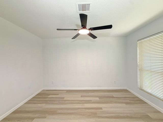 7902 Sesame Street, Baytown, TX 77521