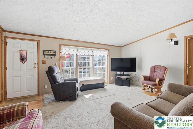 4234 Independence Lane, Lehigh Twp, PA 18088