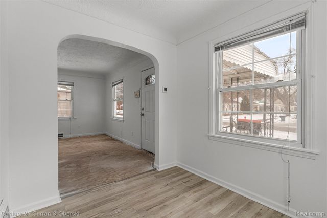 19551 Five Points Street, Redford Charter Township, MI 48240