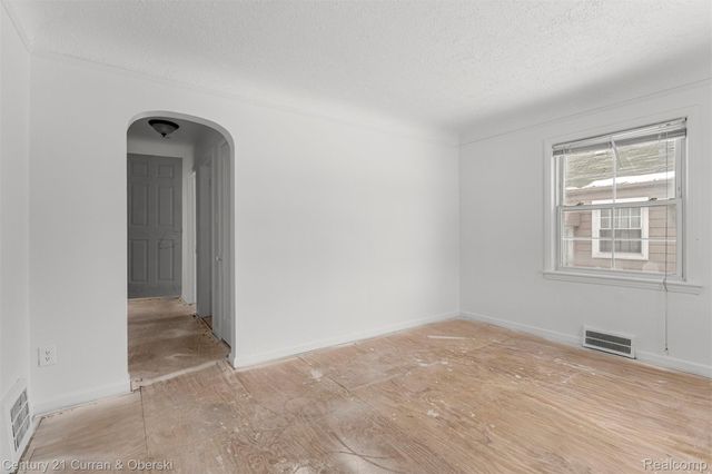 19551 Five Points Street, Redford Charter Township, MI 48240