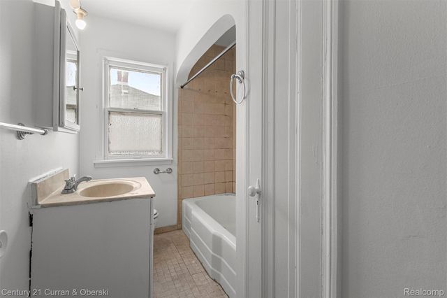 19551 Five Points Street, Redford Charter Township, MI 48240