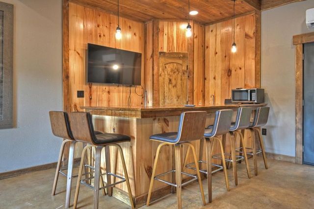 110 Green Valley Trail, Mineral Bluff, GA 30559