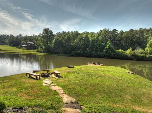 110 Green Valley Trail, Mineral Bluff, GA 30559