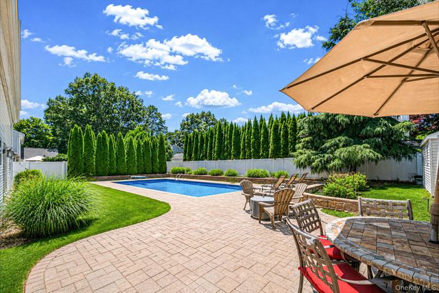 22 Northumberland Drive, Shoreham, NY 11786