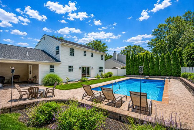 22 Northumberland Drive, Shoreham, NY 11786