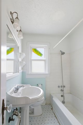 400 Lewis Street, Tallahassee, FL 32301