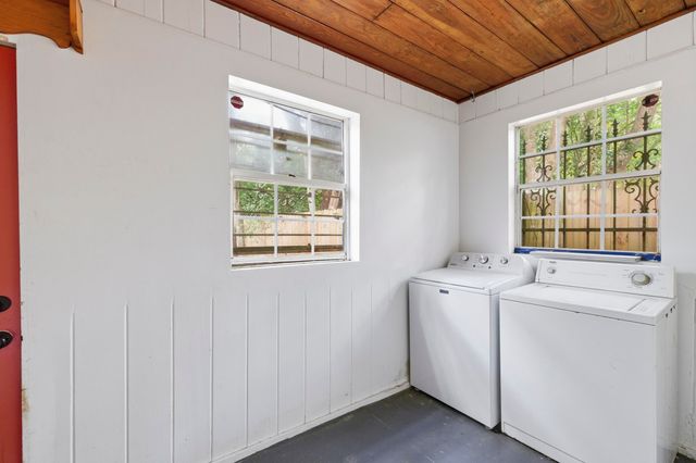 400 Lewis Street, Tallahassee, FL 32301