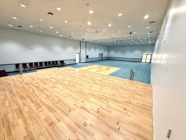 17021 N Bay Road 105, Sunny Isles Beach, FL 33160