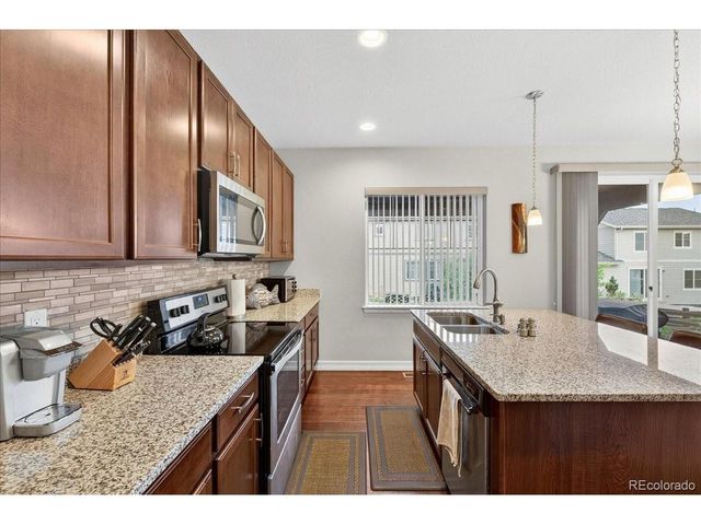 7315 S Robertsdale Way, Aurora, CO 80016