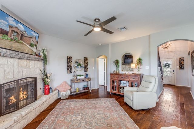 705 Golden Bear Lane, Mckinney, TX 75072