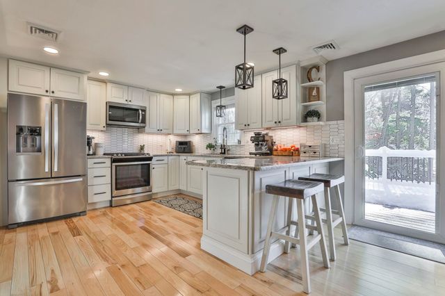 26 Sunapee Street, Nashua, NH 03063