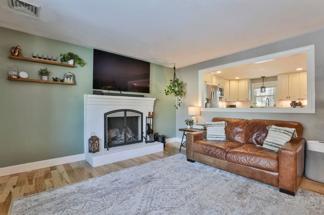 26 Sunapee Street, Nashua, NH 03063