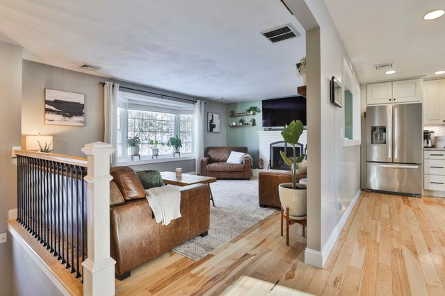 26 Sunapee Street, Nashua, NH 03063