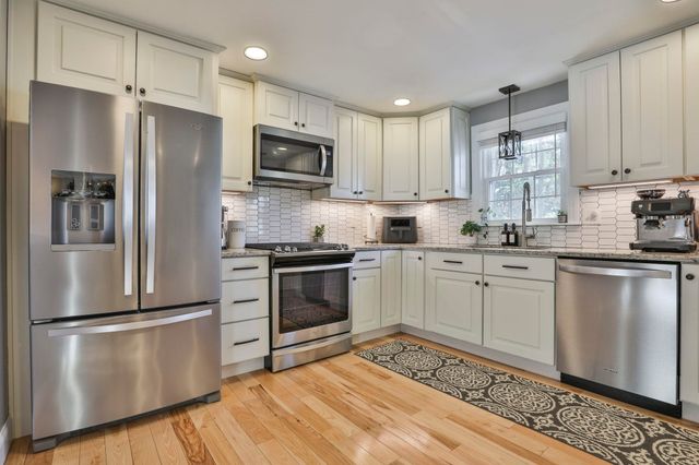 26 Sunapee Street, Nashua, NH 03063