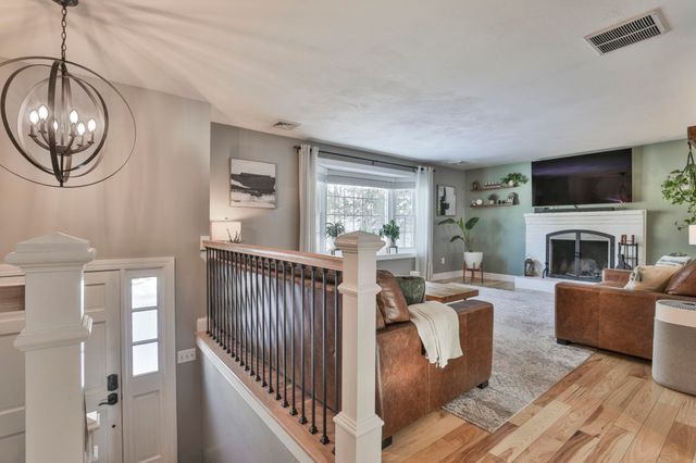 26 Sunapee Street, Nashua, NH 03063