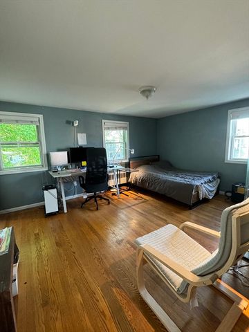 112 Rowe, Newton, MA 02466