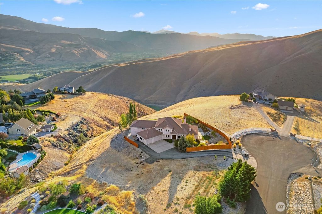 4285 W Eaglerock Place, Wenatchee, WA 98801