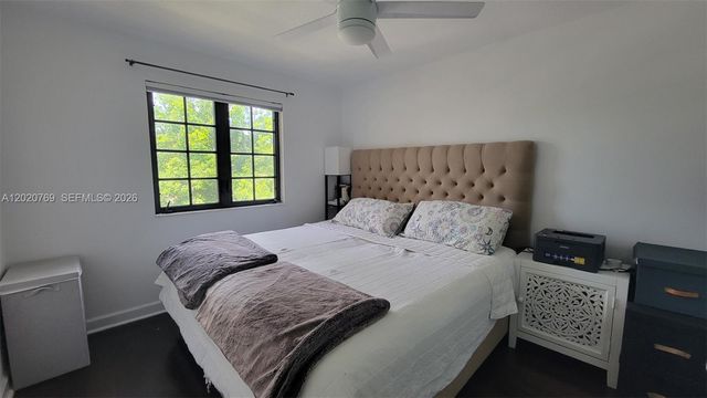 438 NE 194th Ter 438, Miami, FL 33179