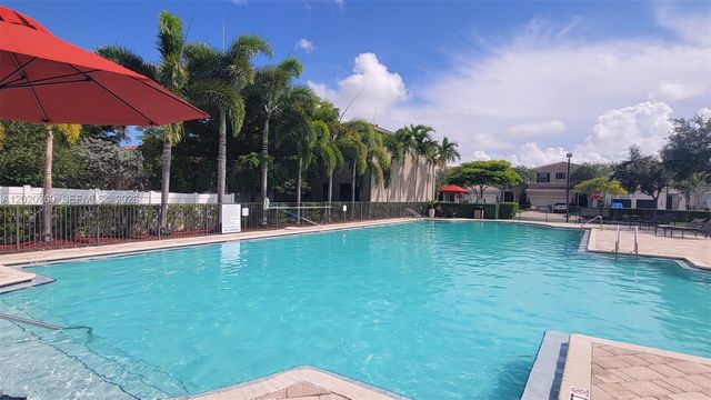 438 NE 194th Ter 438, Miami, FL 33179
