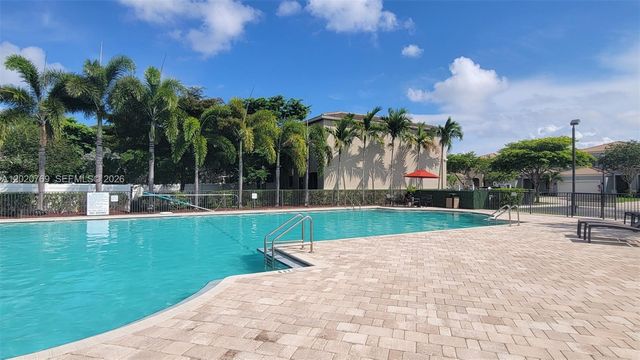 438 NE 194th Ter 438, Miami, FL 33179