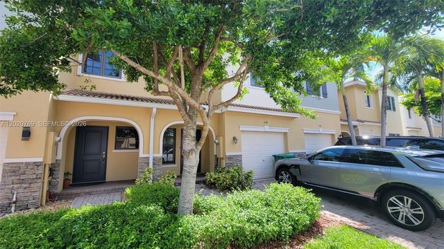 438 NE 194th Ter 438, Miami, FL 33179
