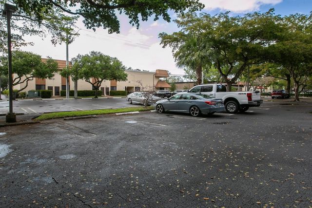 1881 N University Dr 110, Coral Springs, FL 33071