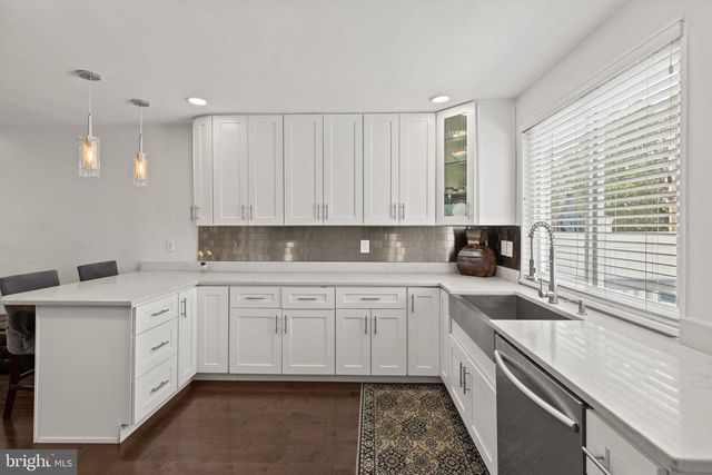 2218 16TH ST NE, Washington, DC 20018