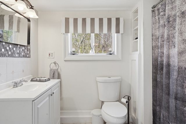 299 Clarke Road Ext, Sturbridge, MA 01518