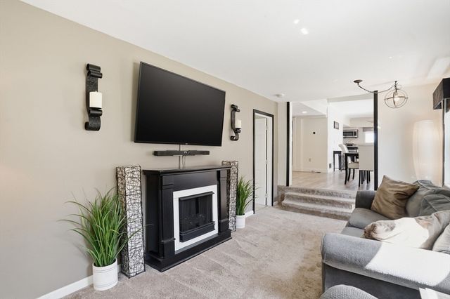 299 Clarke Road Ext, Sturbridge, MA 01518