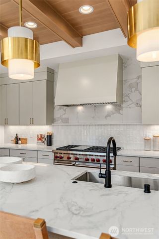 142 160th Avenue SE, Bellevue, WA 98008