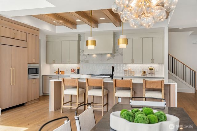 142 160th Avenue SE, Bellevue, WA 98008