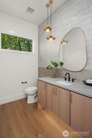 142 160th Avenue SE, Bellevue, WA 98008