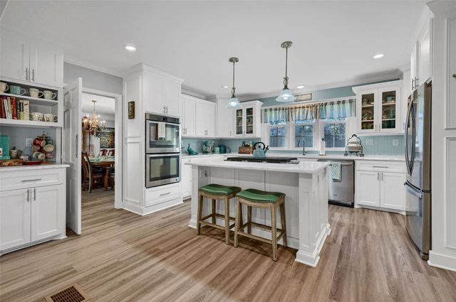 1016 Crestview Drive, Sherman, TX 75092
