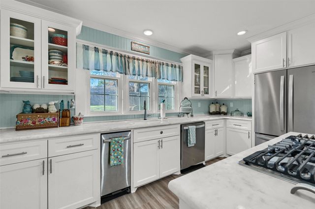 1016 Crestview Drive, Sherman, TX 75092