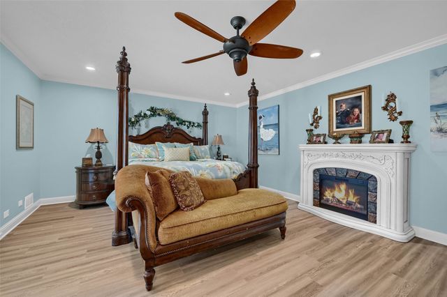 1016 Crestview Drive, Sherman, TX 75092