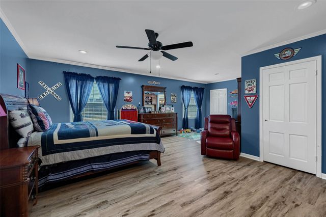 1016 Crestview Drive, Sherman, TX 75092