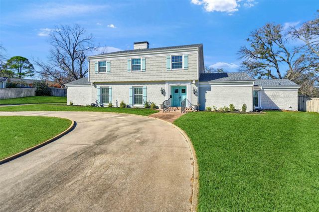 1016 Crestview Drive, Sherman, TX 75092