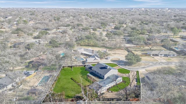 1016 Crestview Drive, Sherman, TX 75092