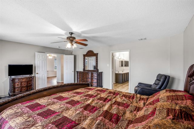 1856 Lariat Drive, Fort Worth, TX 76247