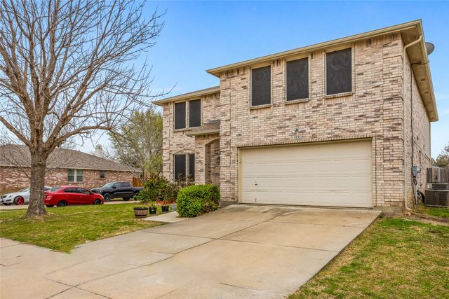1856 Lariat Drive, Fort Worth, TX 76247